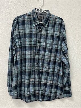 Men's Long-Sleeve Plaid Button-Down Shirt in Navy and Light Blue
